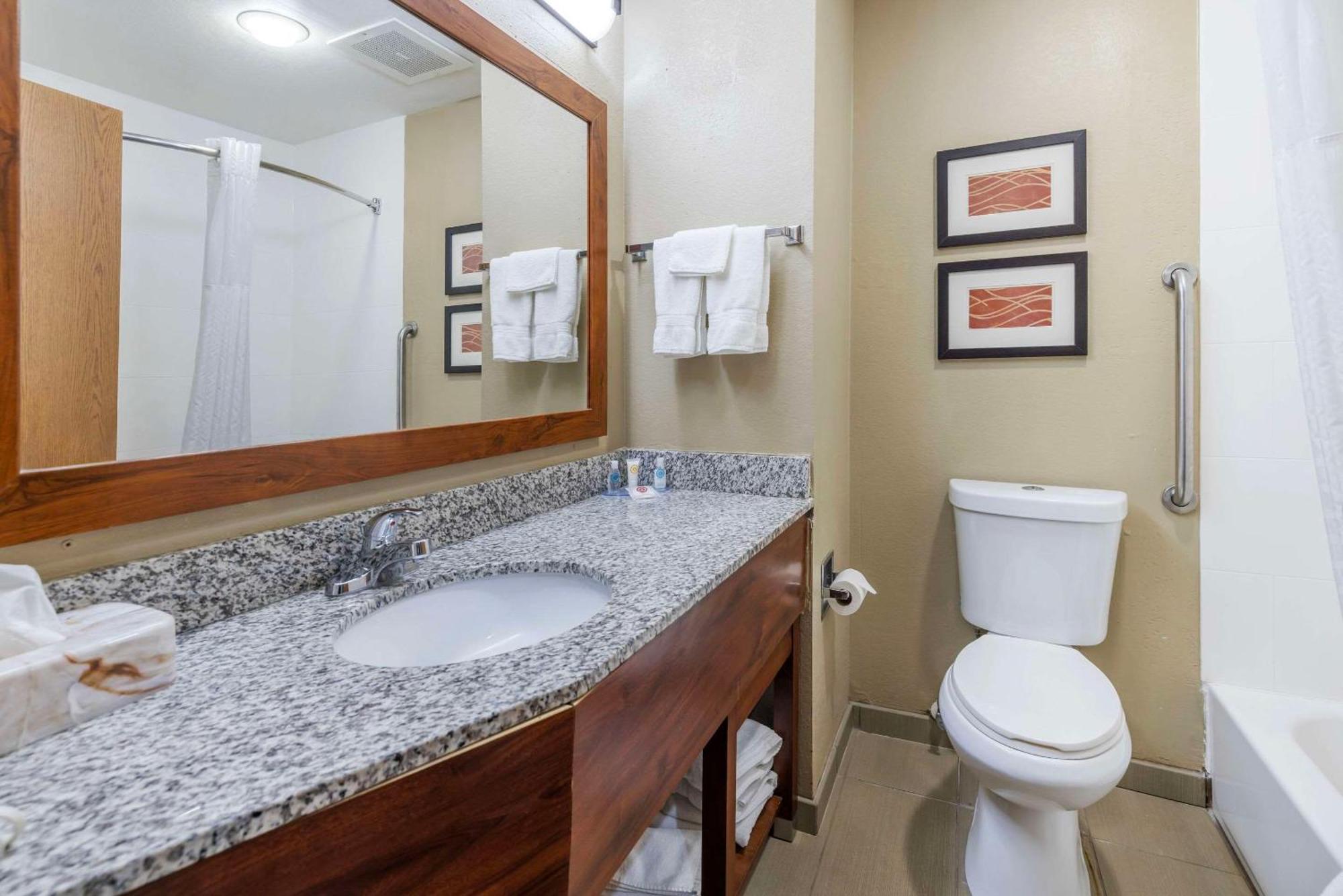 Comfort Inn Grain Valley Esterno foto