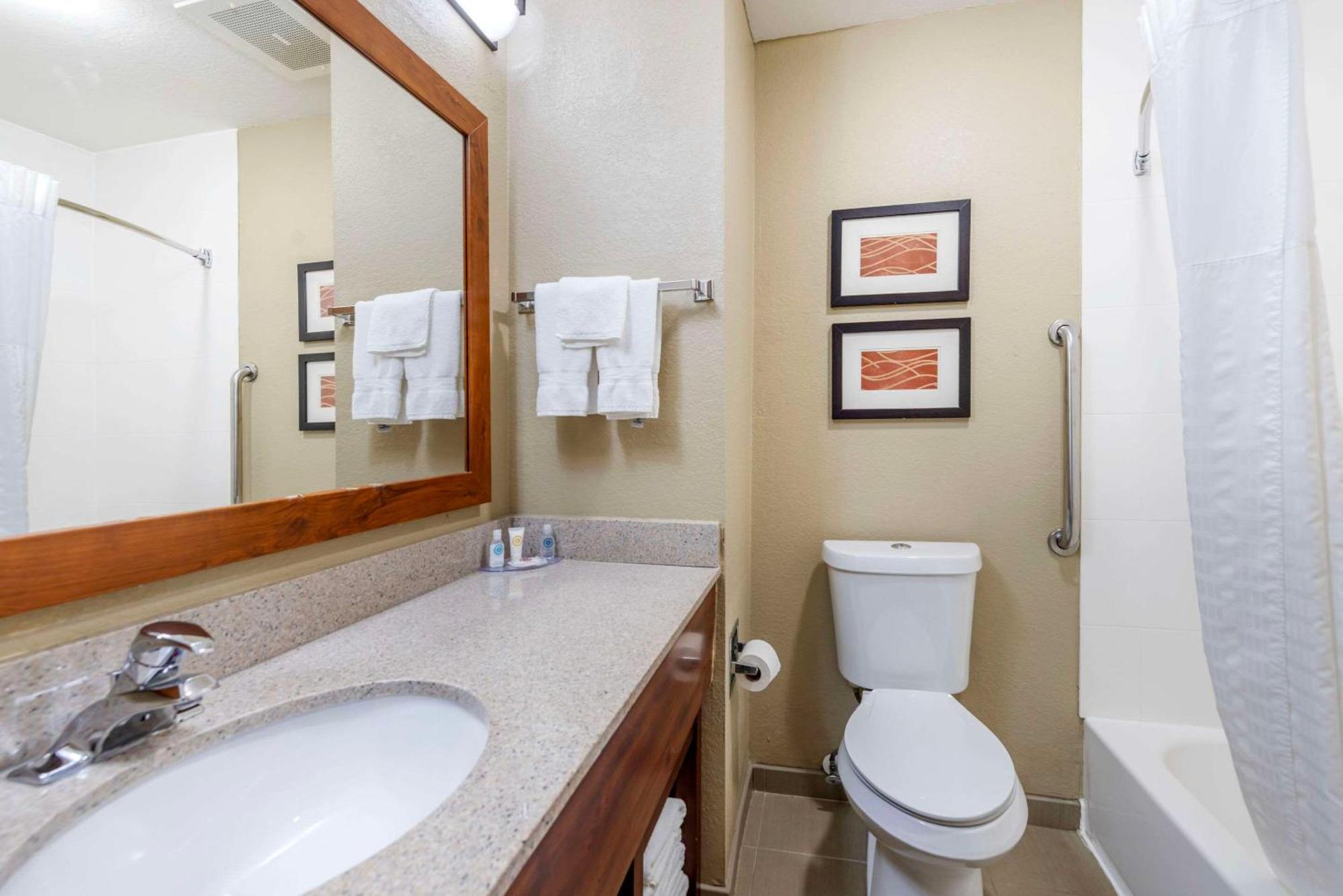 Comfort Inn Grain Valley Esterno foto