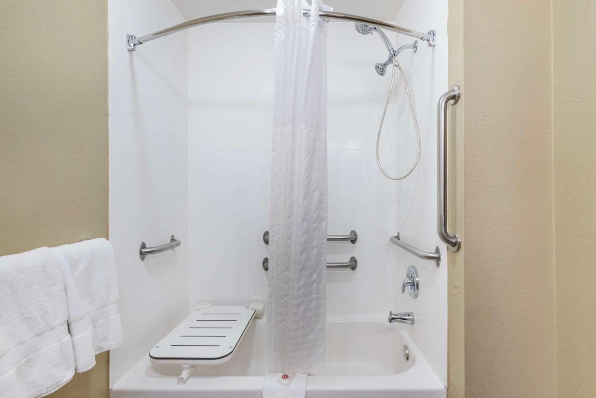 Comfort Inn Grain Valley Esterno foto